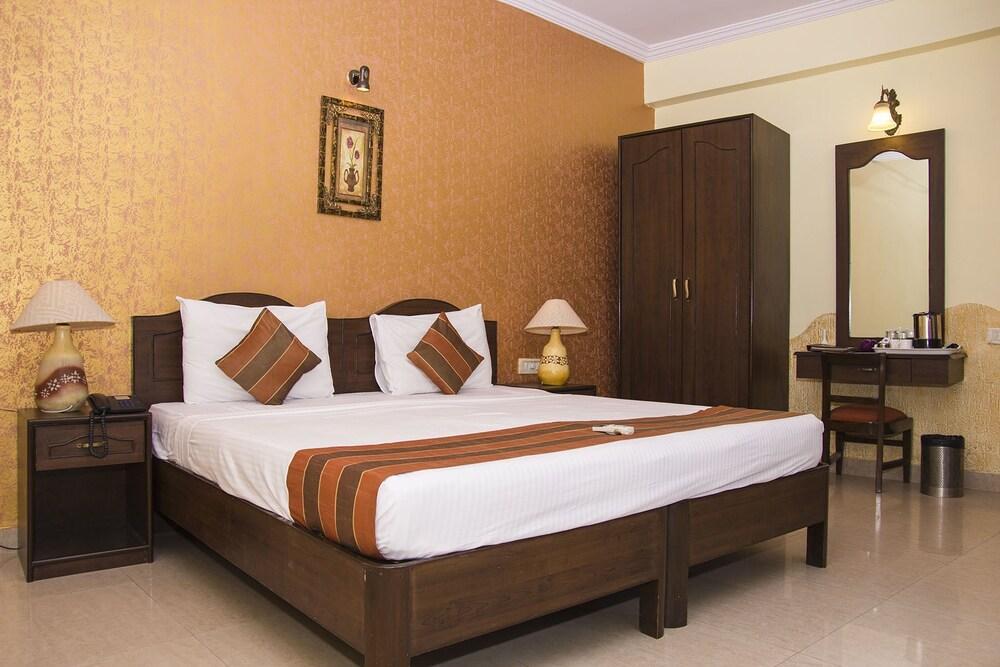 Nazri Resort Baga Extérieur photo